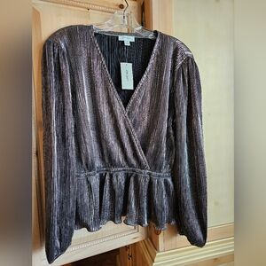 BLOUSE...Holiday's are here for those cheerful gatherings.!